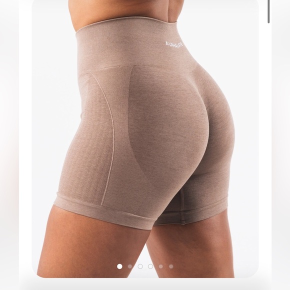 Amplify contour shorts 5” in sand - Picture 2 of 5